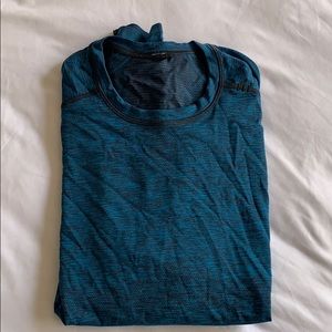 Lululemon men’s shirt Lg